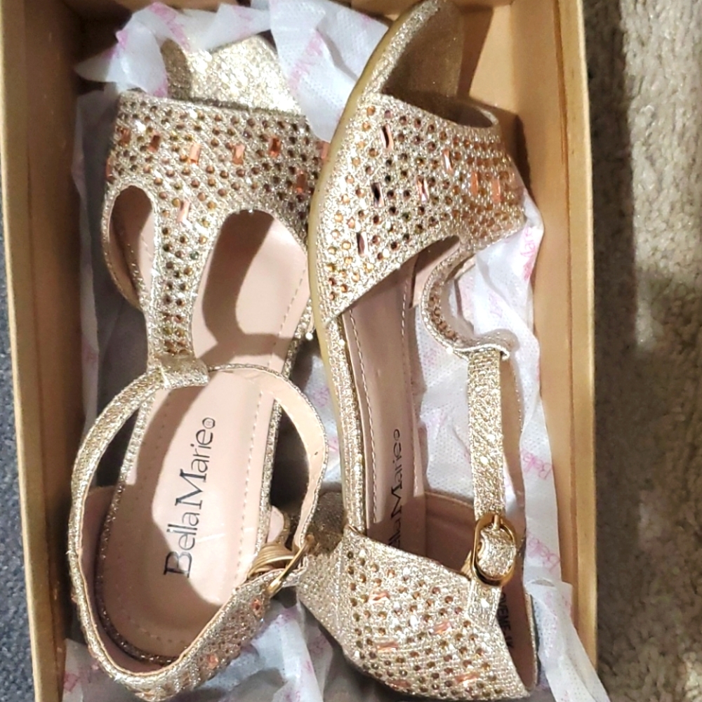 Girl's dressy champagne rhinestone shoes size 1